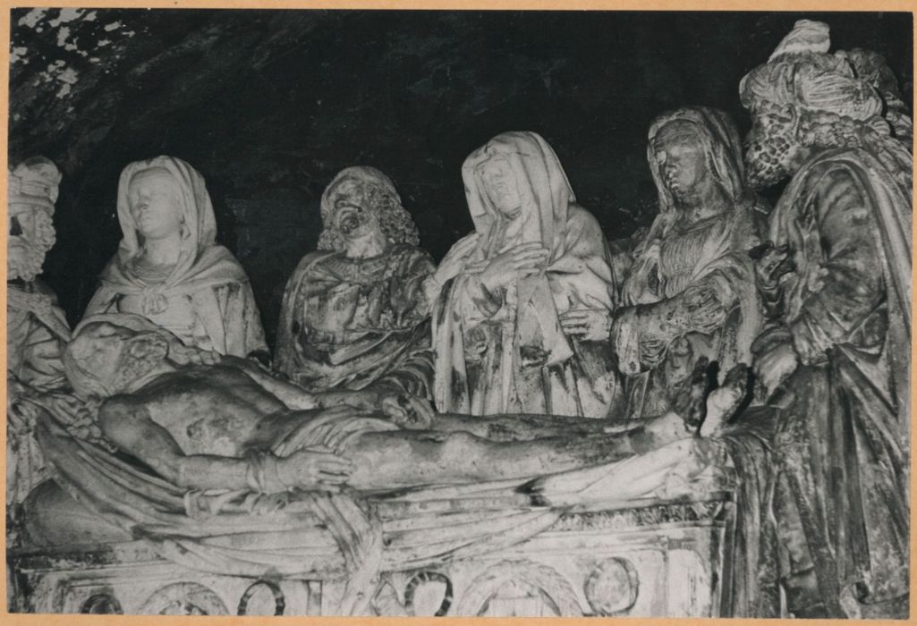 groupe sculpté : Mise au tombeau