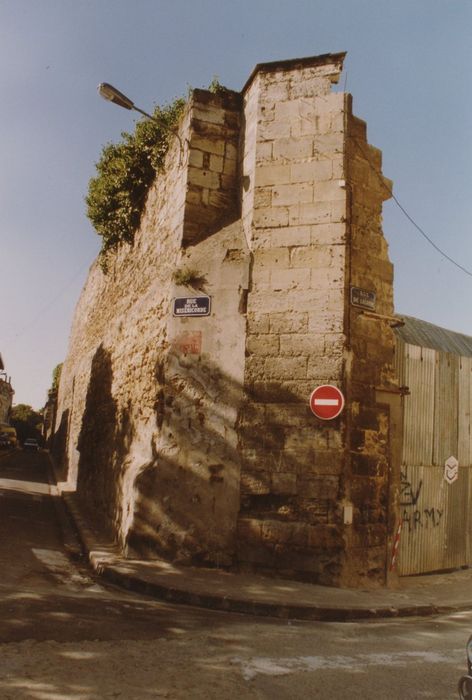 mur d’enceinte à l’angle des rues de la Miséricorde et de Lalande