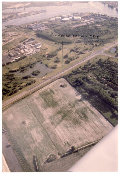 vue aérienne de l’abri dans son environnement