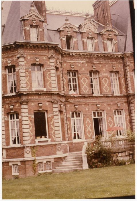 façade sud, vue partielle