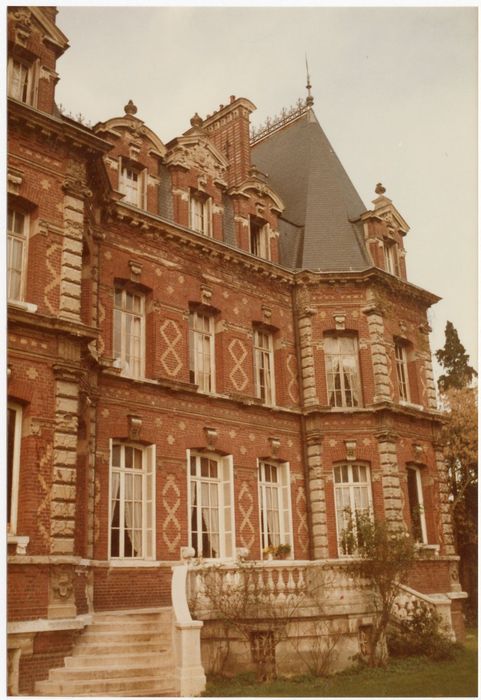 façade sud, vue partielle