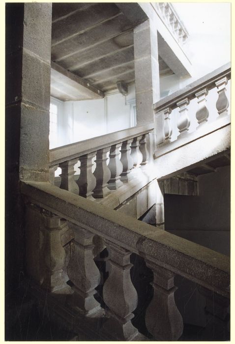 escalier monumental, vue partielle