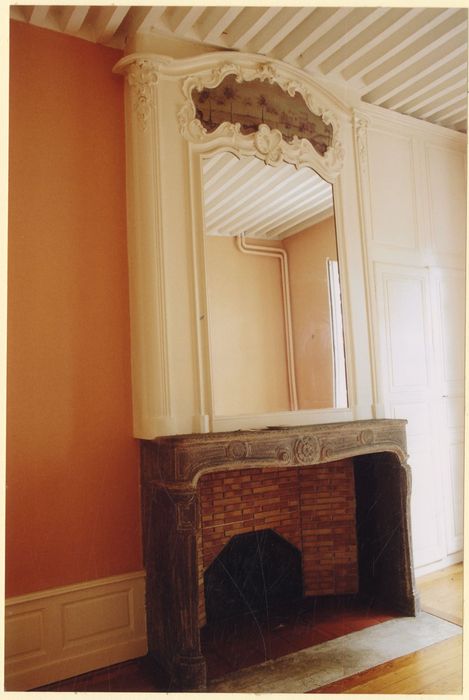 aile sud, chambre, cheminée