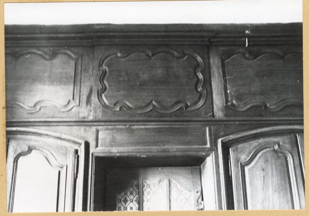 aile est, 1er étage, lambris de revêtement, détail
