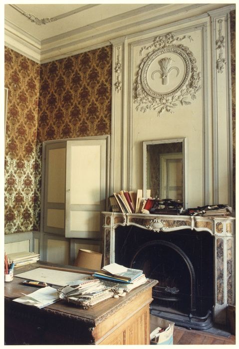 1er étage, cheminée