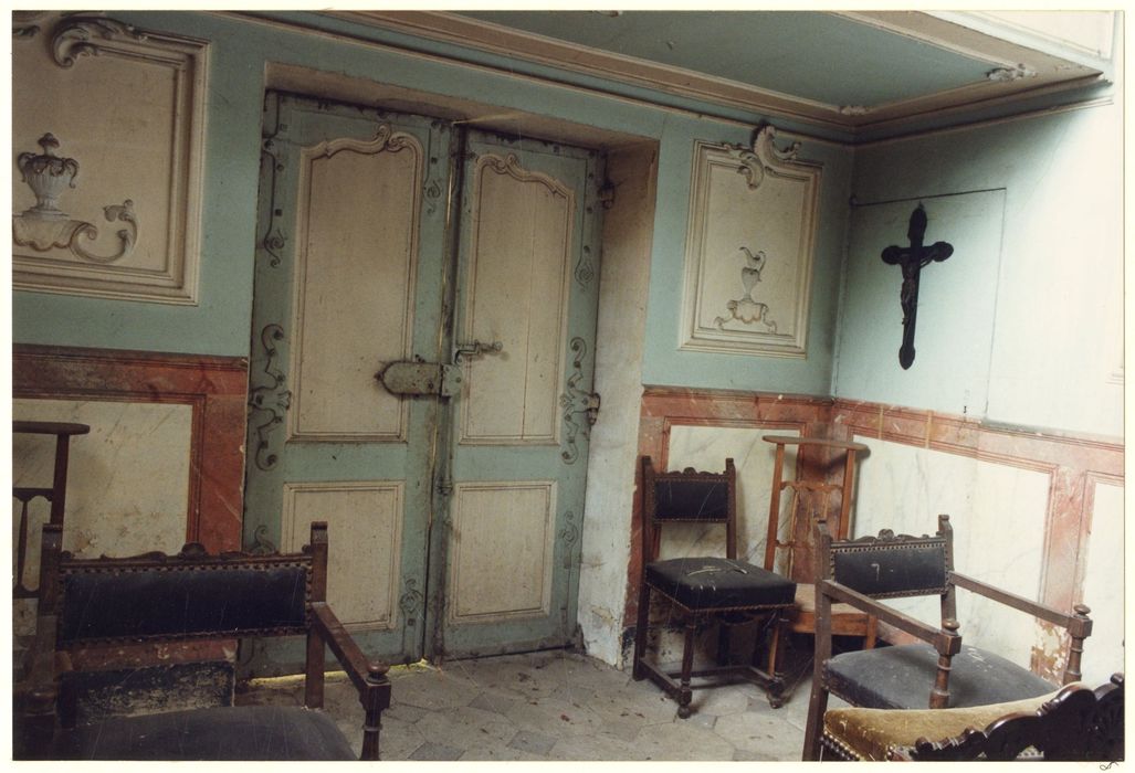 chapelle, vantaux de la porte d’accès est