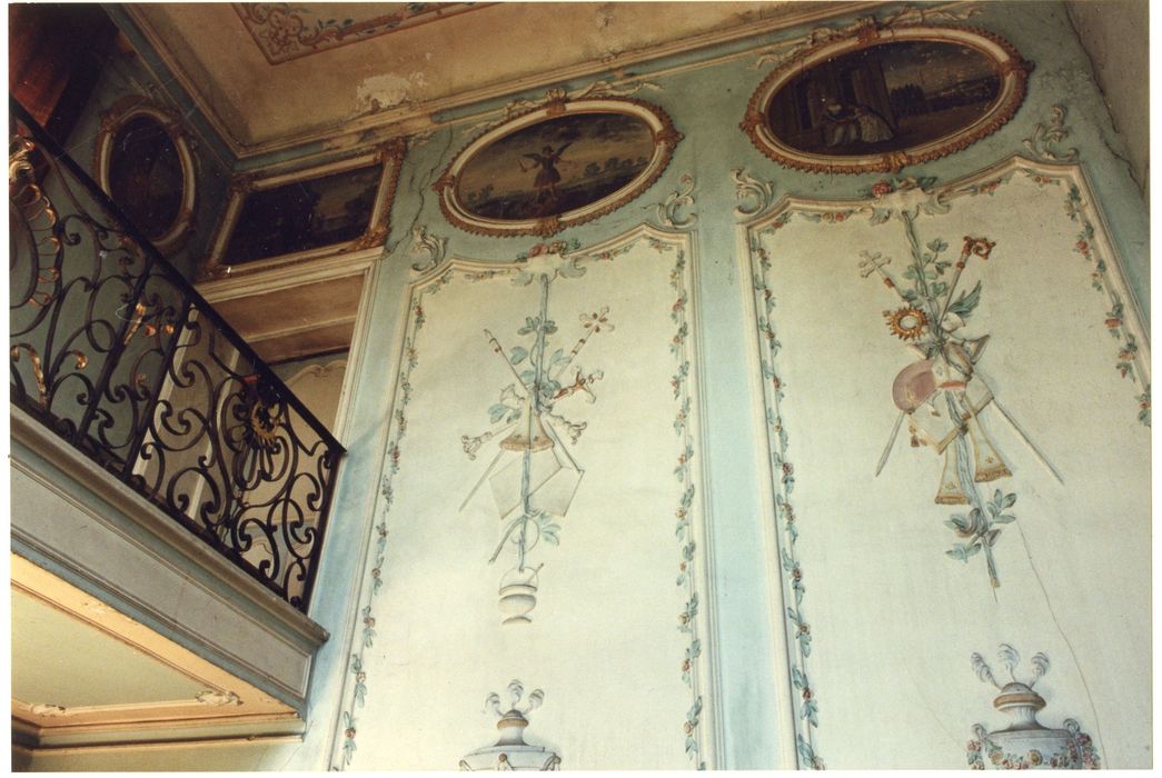 chapelle, vue partielle du décor