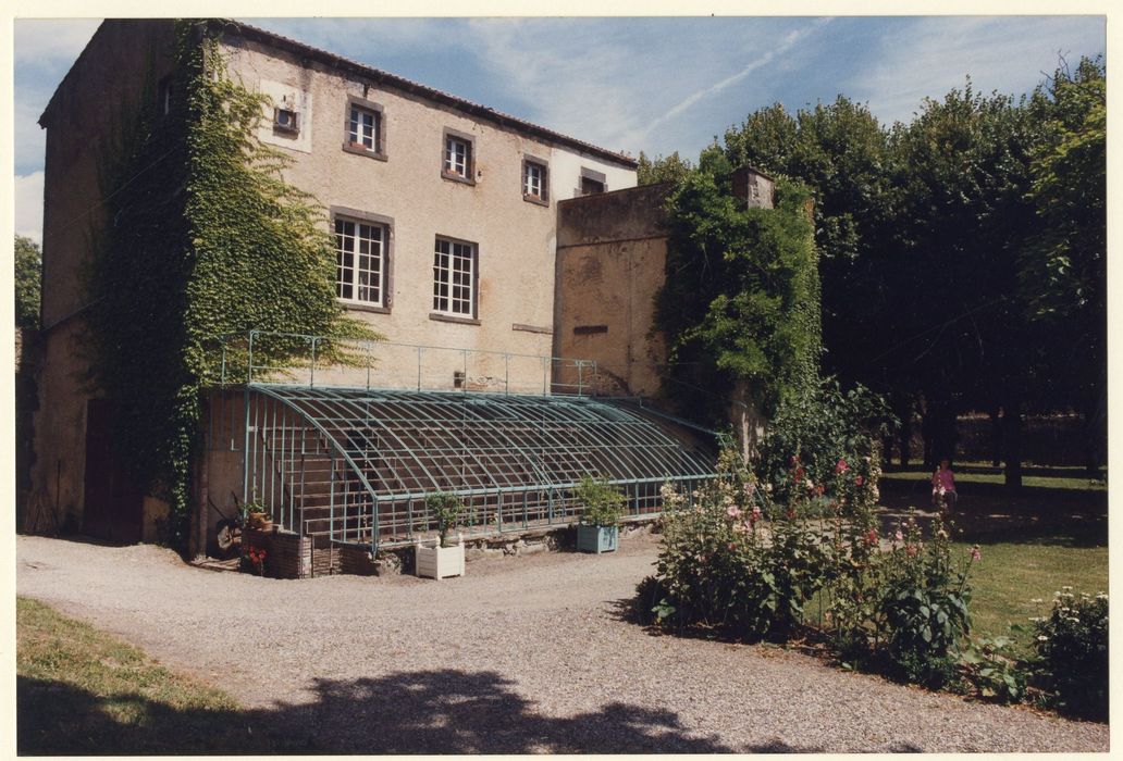 bâtiment situé à l’Est, façade sud