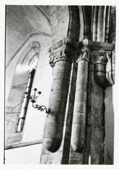 nef, détail des chapiteaux sculptés
