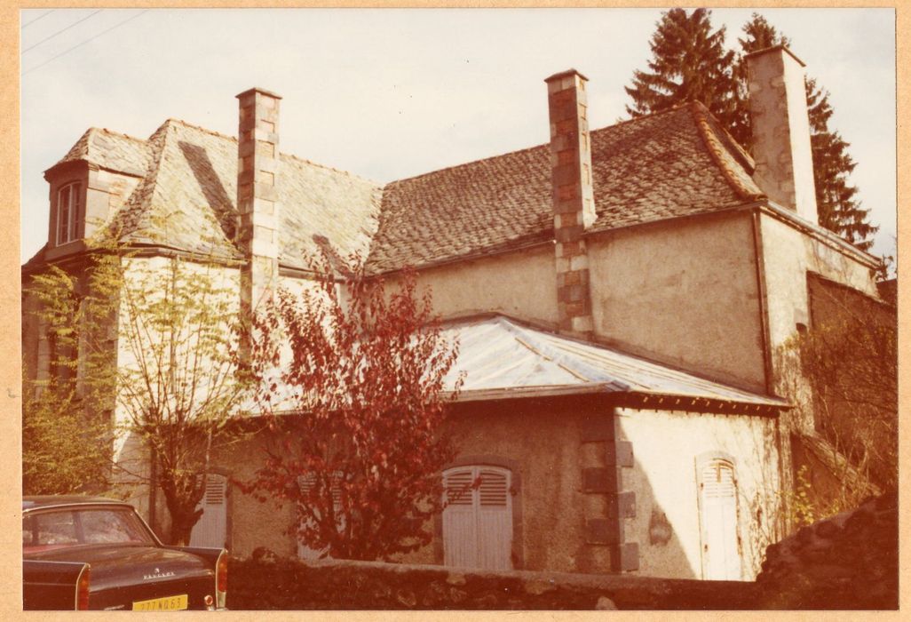 façade nord-ouest, vue partielle