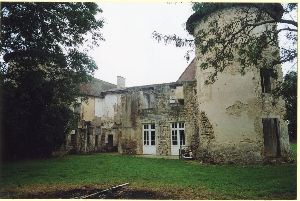 aile est, façade est