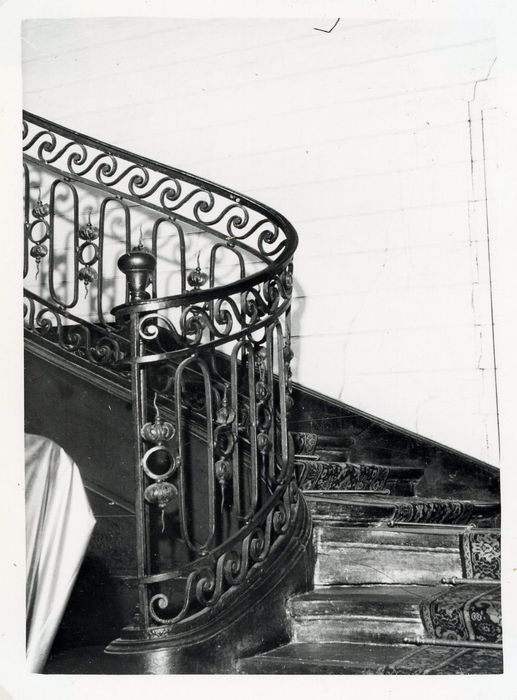 escalier monumental, détail du départ de la rampe