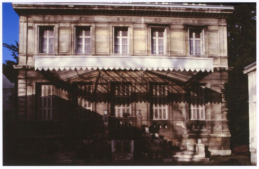 façade antérieure (photocopie numérisée)