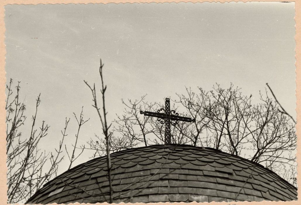 chapelle de la rotonde, détail de la croix sommitale