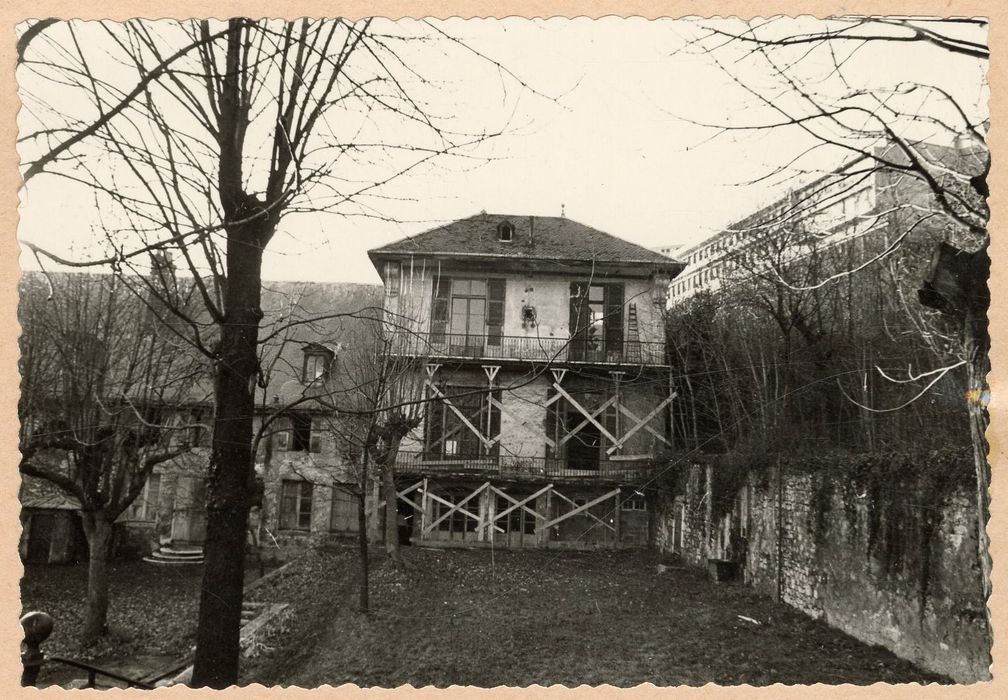 aile est, façade est, vue partielle