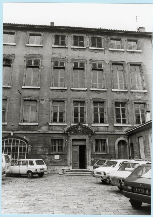 façade sur cour