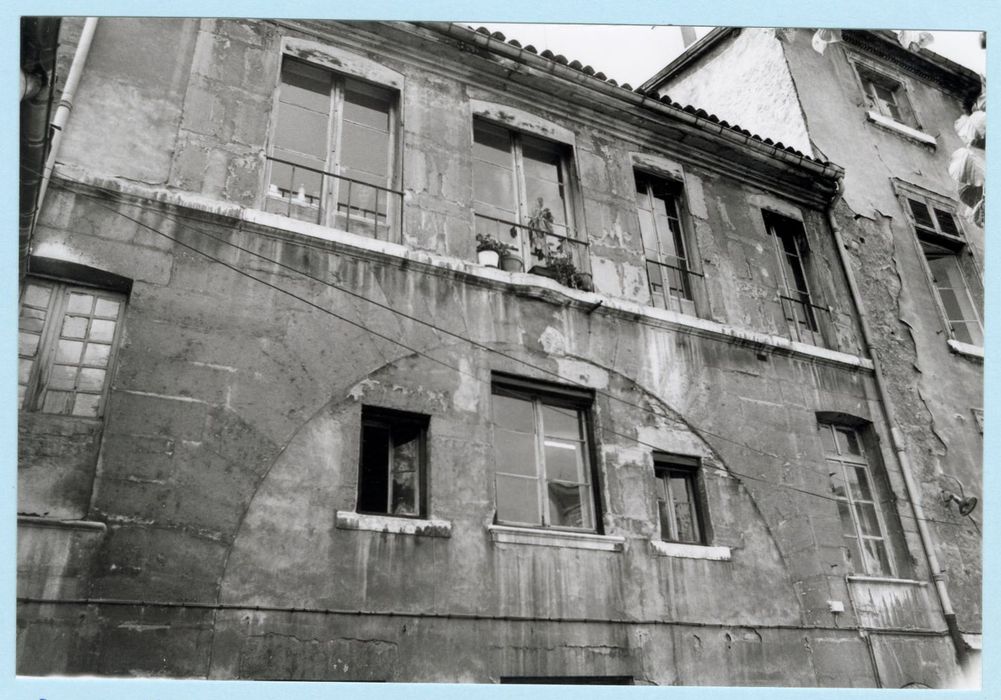façade de l’aile située dans le prolongement de la façade principale