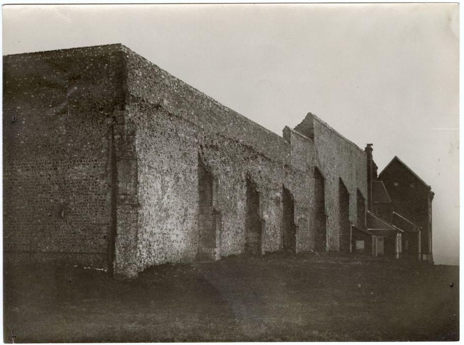 mur orienté nord-ouest