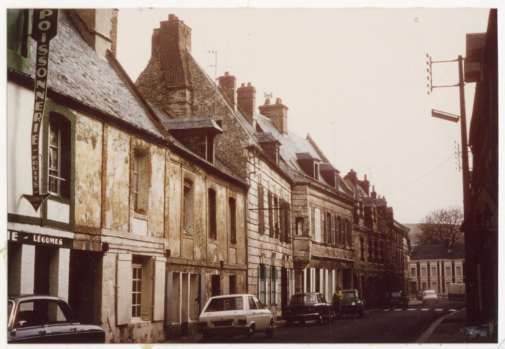 vue générale de l’immeuble dans son environnement urbain