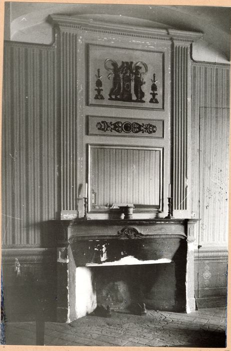 1er étage, chambre nord, cheminée