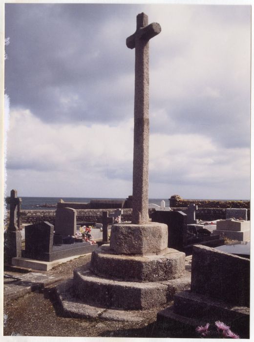 vue générale de la croix