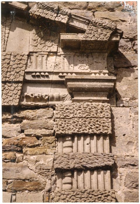 façade sud, ancienne porte d’accès, détail