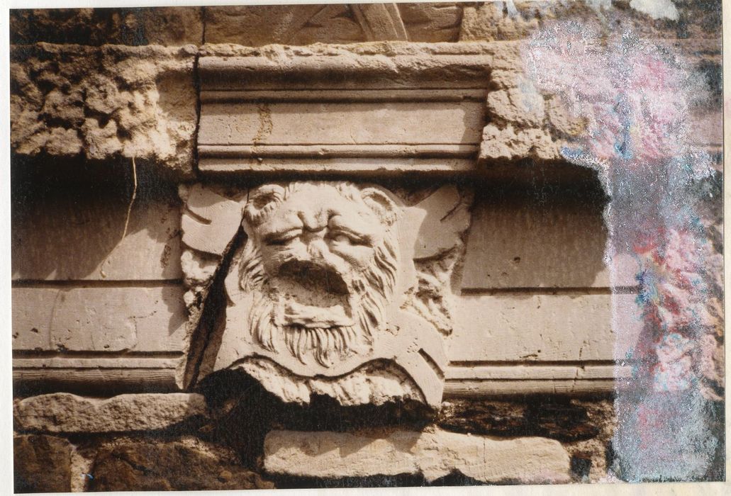 partie ruinée ouest, ancienne porte d’accès, détail