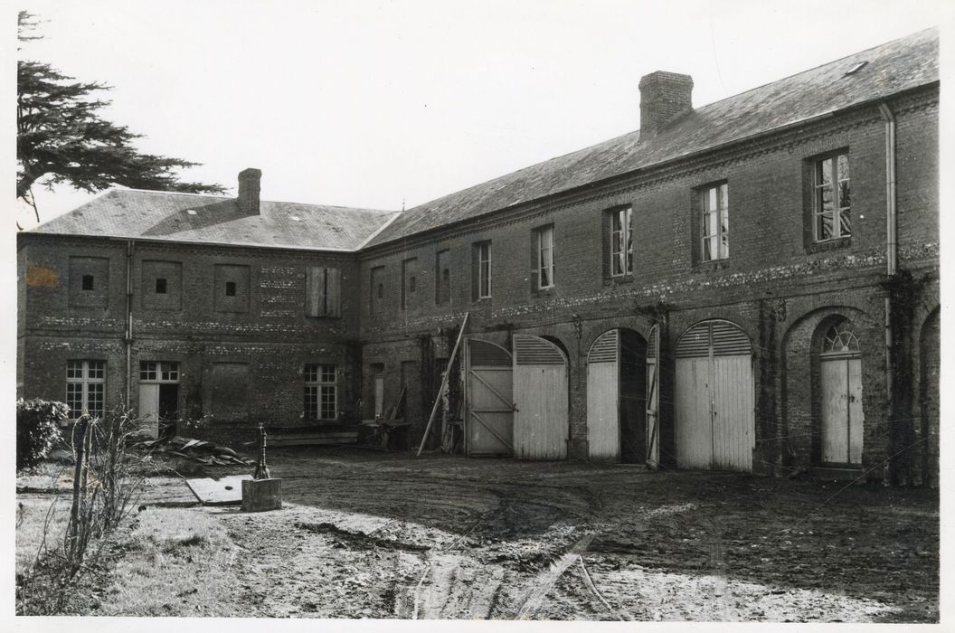 communs, façades nord-ouest nord-est