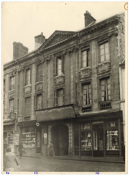 façade des n°10 et 12 sur rue