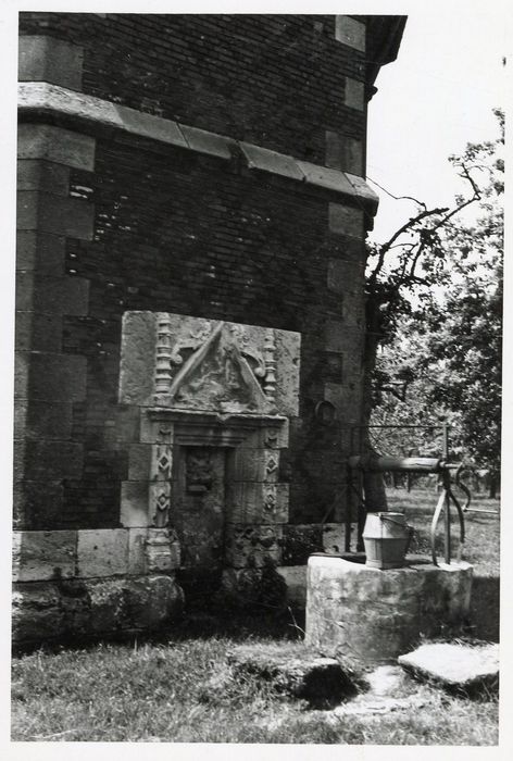 pigeonnier, porte d’accès