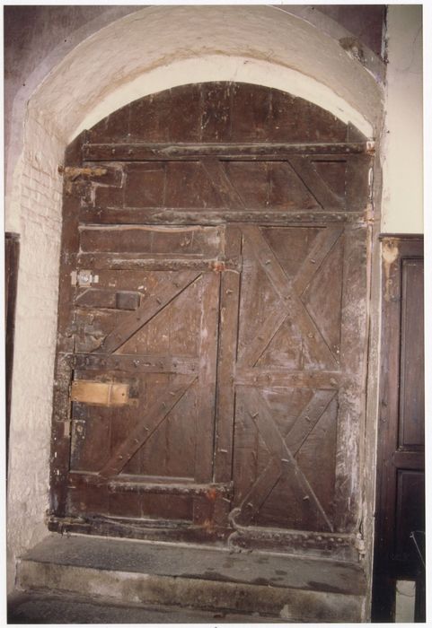 vantaux du portail d’accès sud