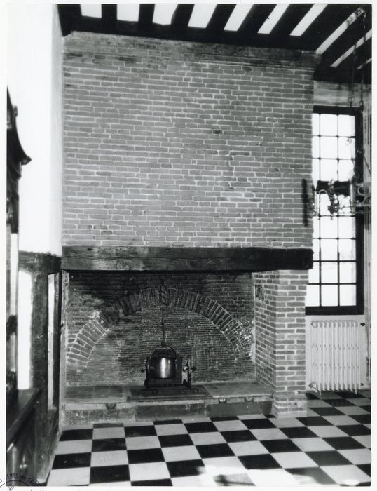 rez-de-chaussée, cuisine, cheminée