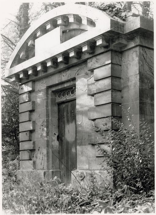 édicule du regard d’Hennemont, porte d’accès
