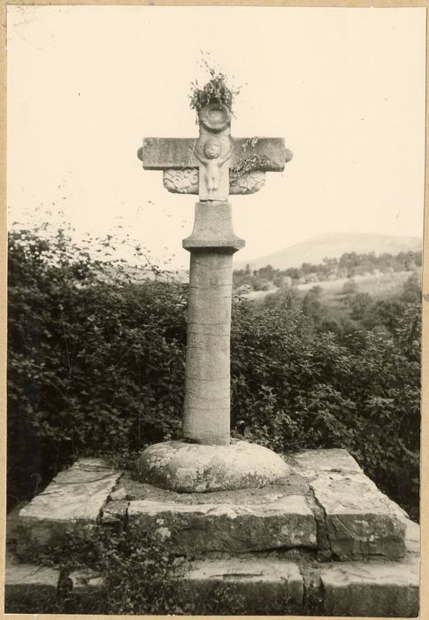 vue générale de la croix