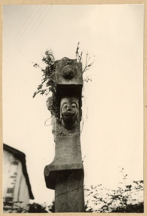 détail de la croix