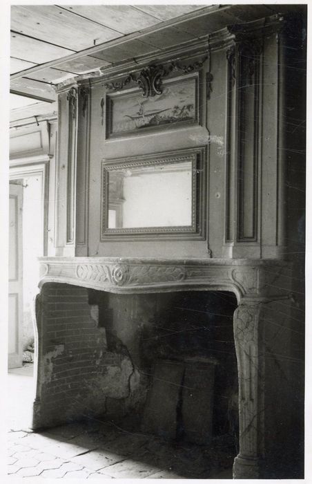 2e étage, chambre, cheminée