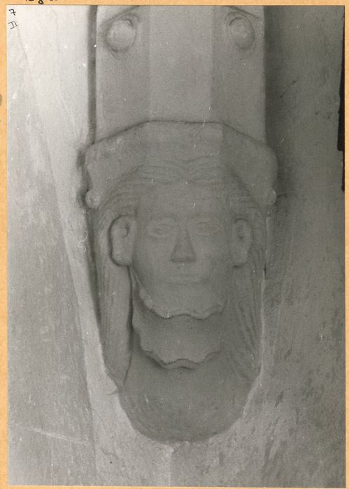 détail d’un culot sculpté