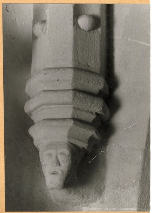 détail d’un culot sculpté