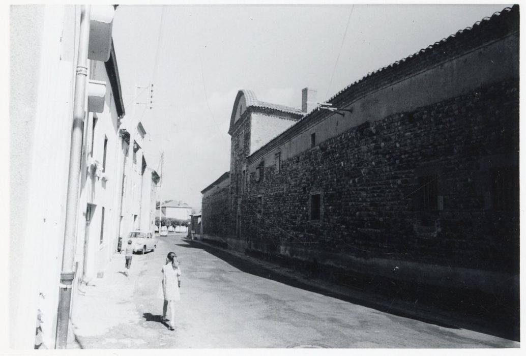 communs sud, façade sud sur rue