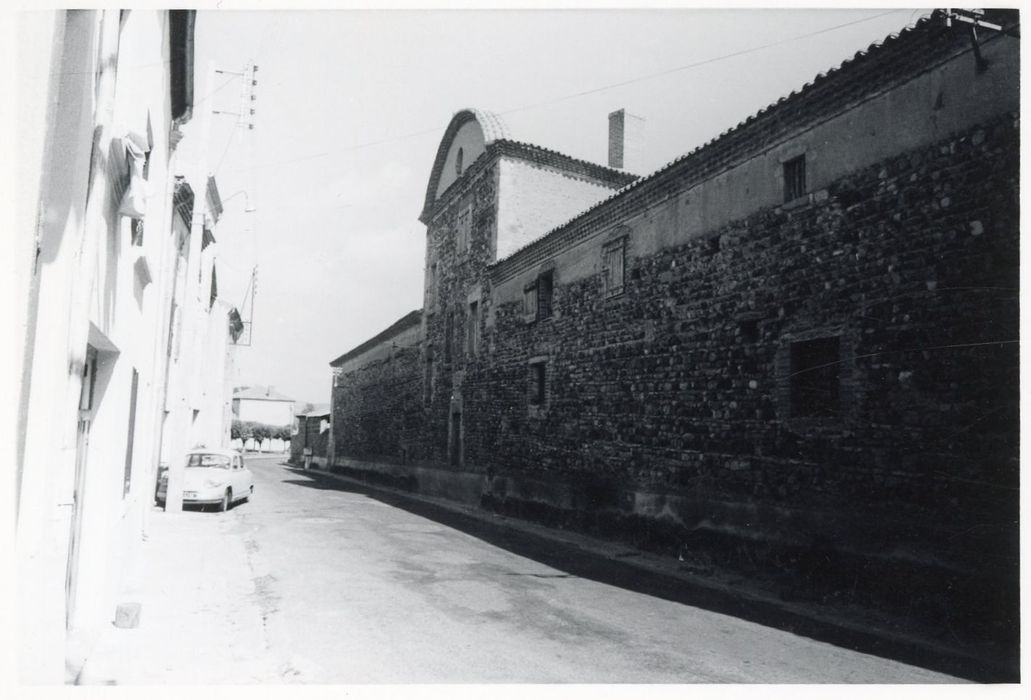 communs sud, façade sud sur rue