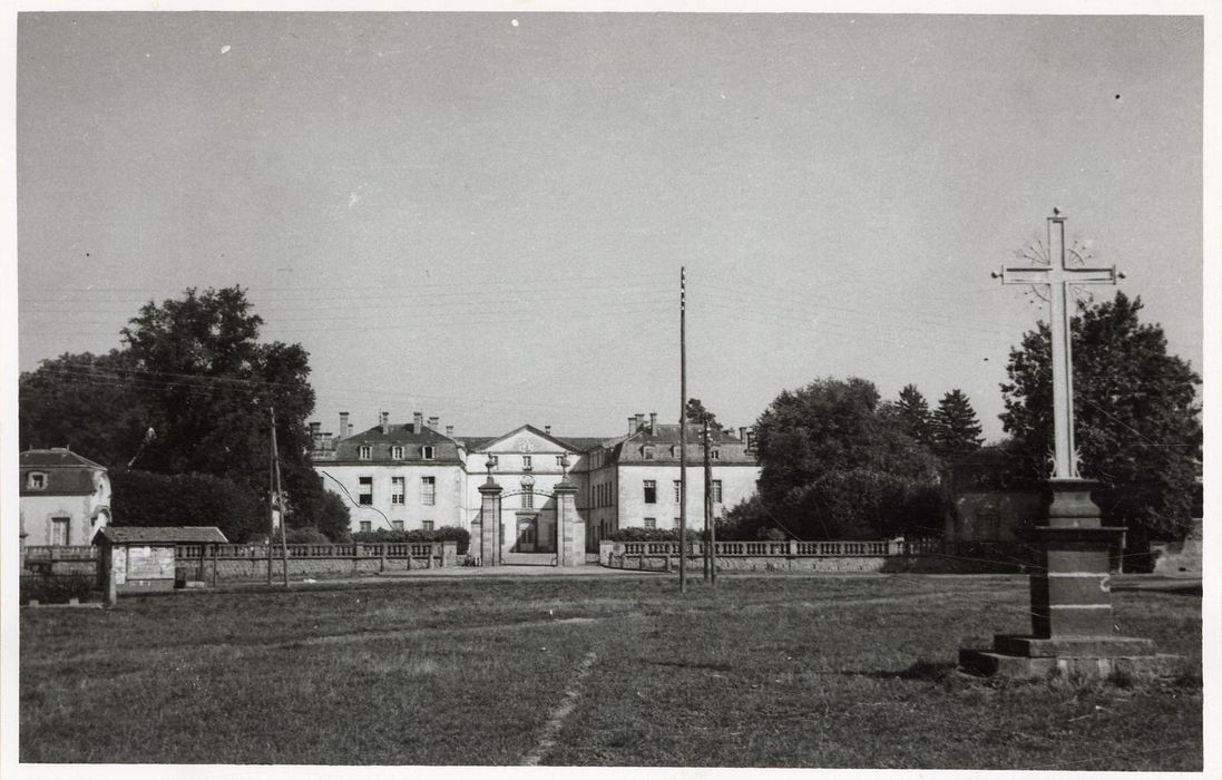 vue générale du château depuis l’Ouest