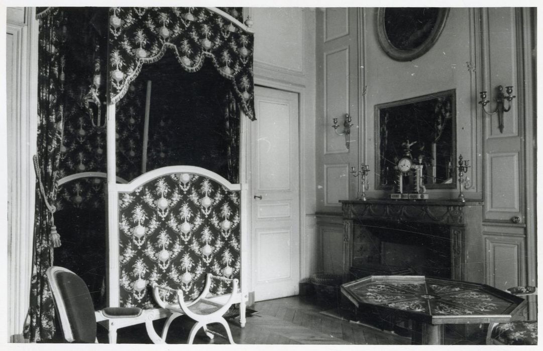 petits appartements du rez-de-chaussée, chambre