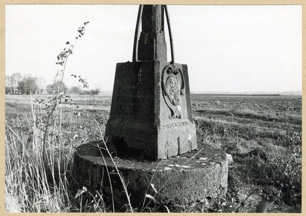 détail du piédestal