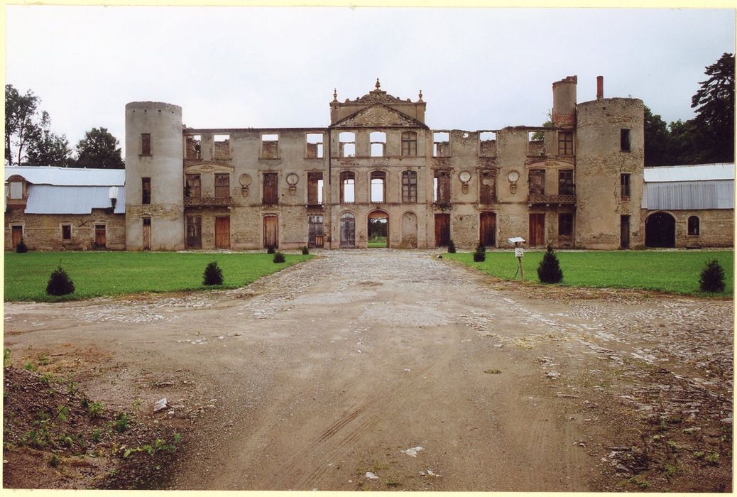 façade sud sur la cour d’honneur