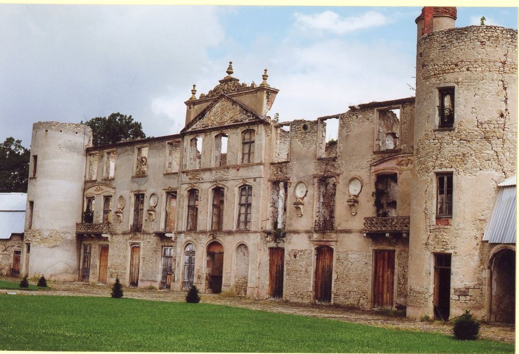 façade sud sur la cour d’honneur