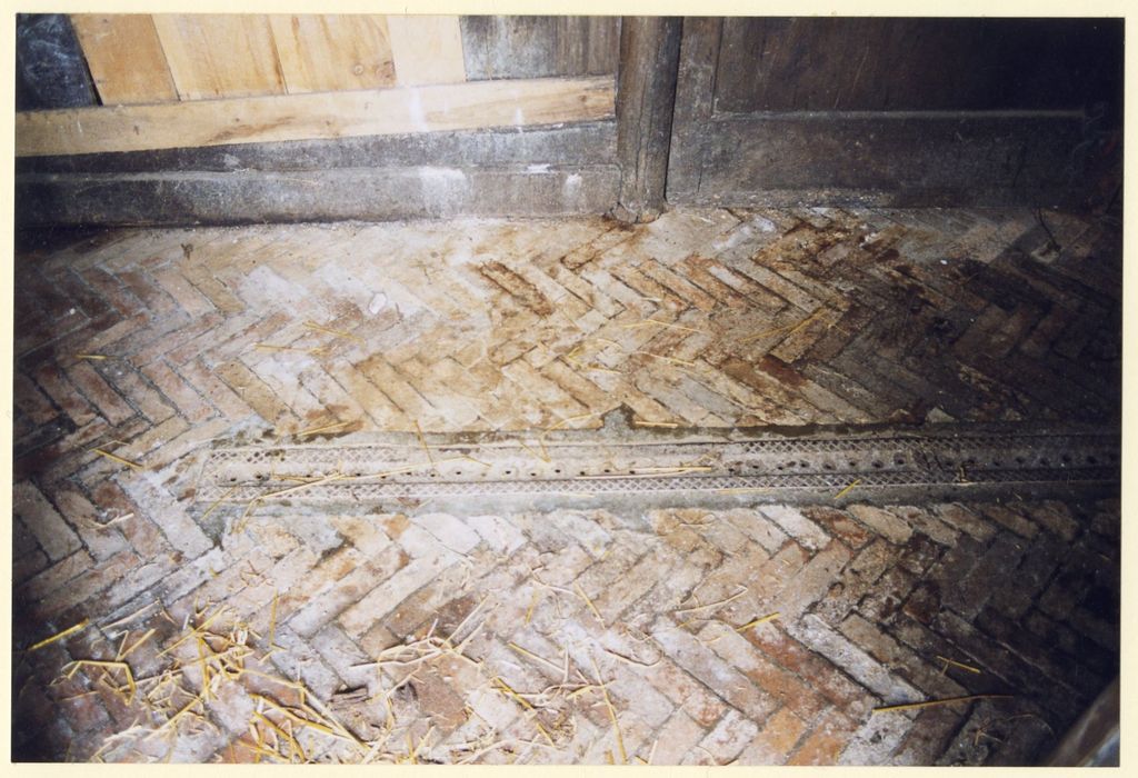 écuries, détail du sol
