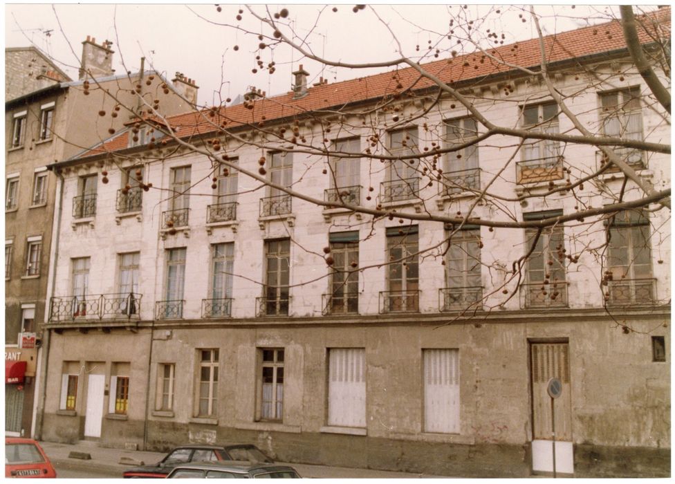 façade sur rue
