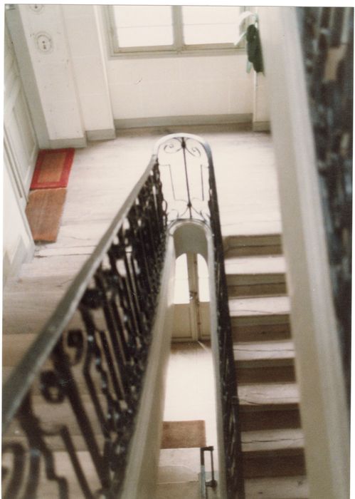 escalier monumental, vue partielle