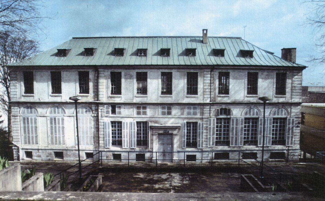 façade postérieure (photocopie numérisée)