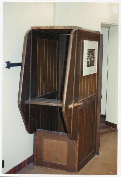 stalle pour écouter la messe